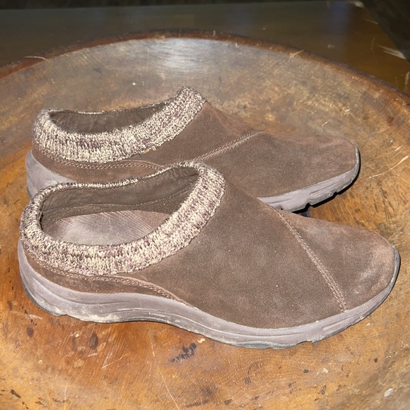 Vionic slip on brown clog. Size 9. - Picture 3 of 5